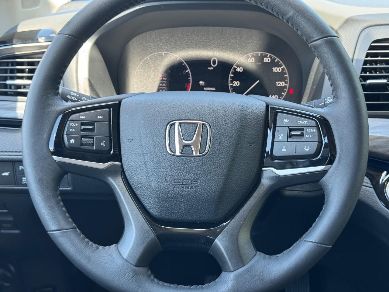 Honda Odyssey Vehicle Full-screen Gallery Image 14