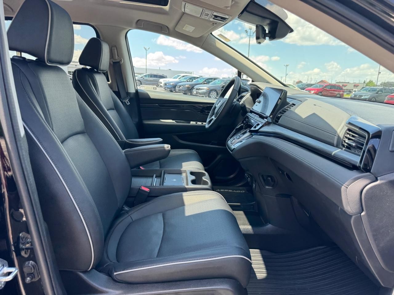 Honda Odyssey Vehicle Full-screen Gallery Image 19