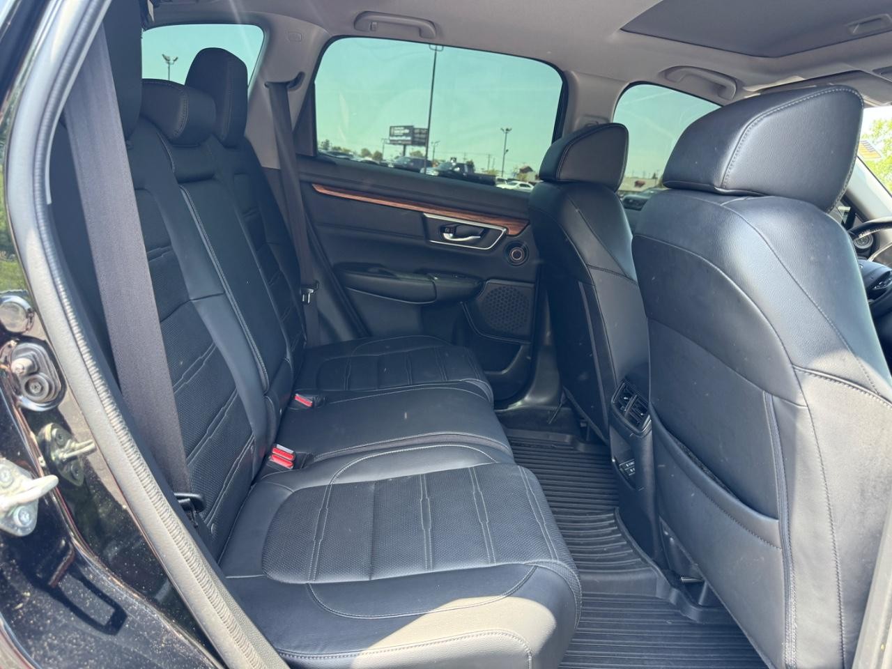 Honda CR-V Vehicle Full-screen Gallery Image 11