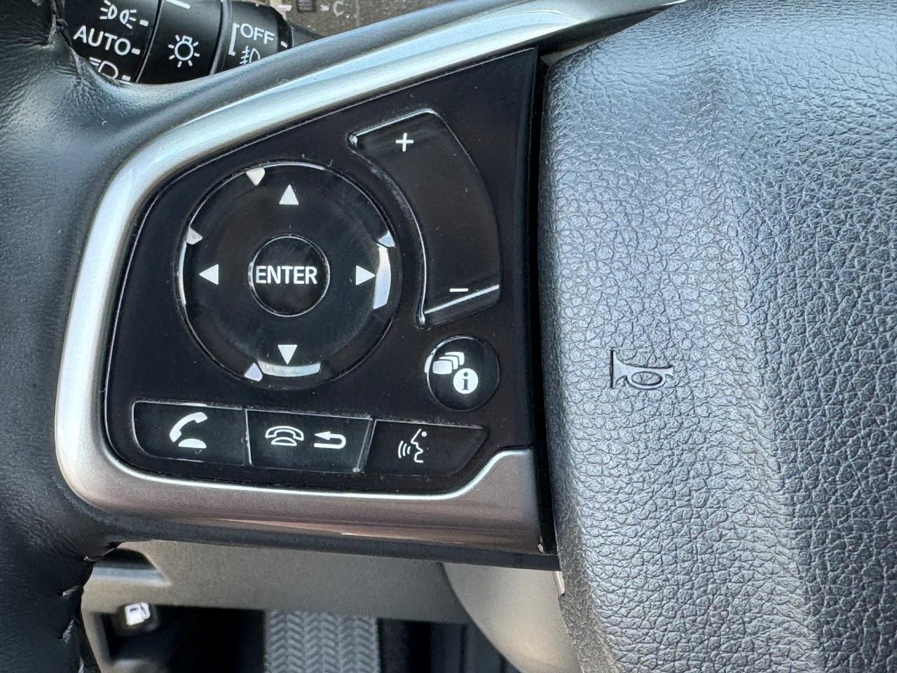 Honda CR-V Vehicle Full-screen Gallery Image 21