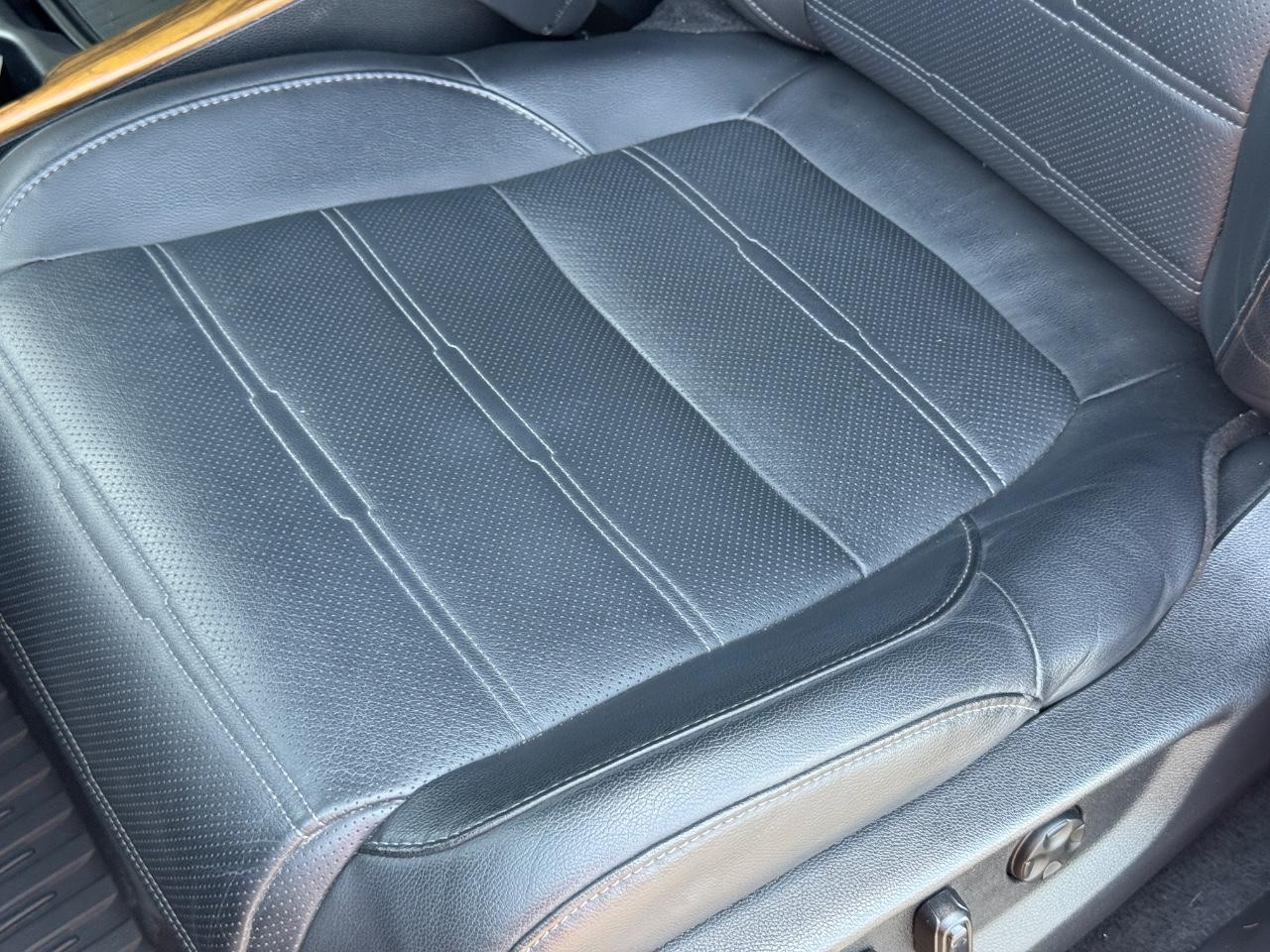 Honda CR-V Vehicle Full-screen Gallery Image 27