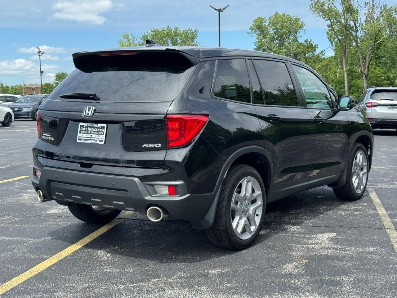 Honda Passport Vehicle Full-screen Gallery Image 04