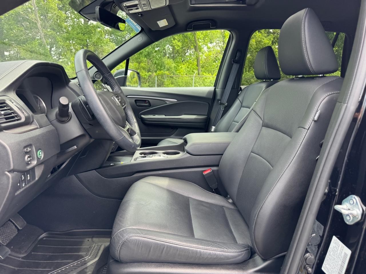Honda Passport Vehicle Full-screen Gallery Image 19