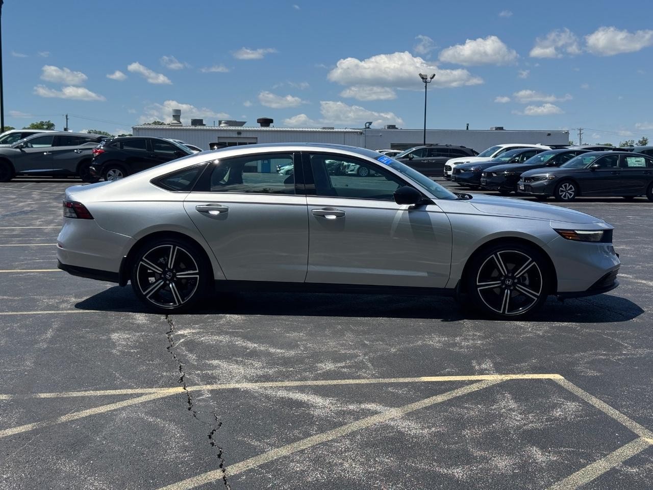 Honda Accord Sedan Vehicle Full-screen Gallery Image 03