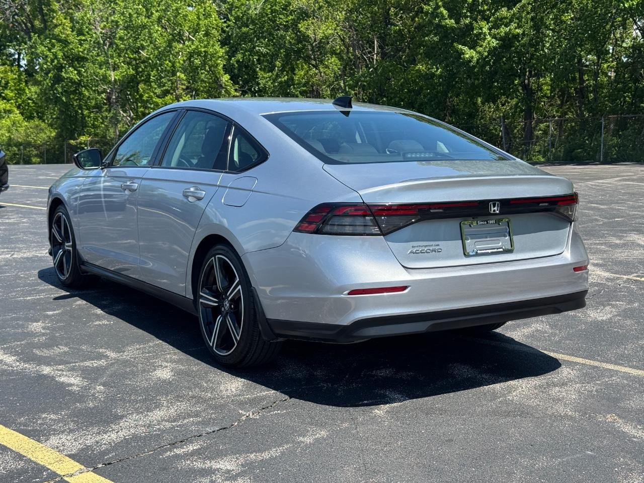 Honda Accord Sedan Vehicle Full-screen Gallery Image 07
