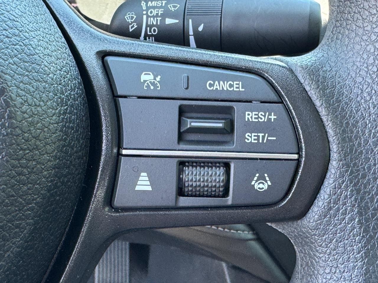 Honda Accord Sedan Vehicle Full-screen Gallery Image 23