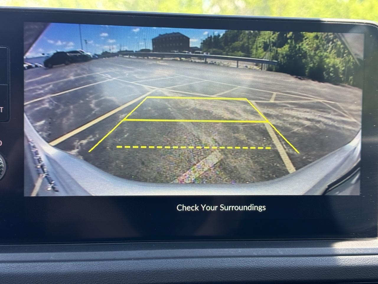 Honda Accord Sedan Vehicle Full-screen Gallery Image 24