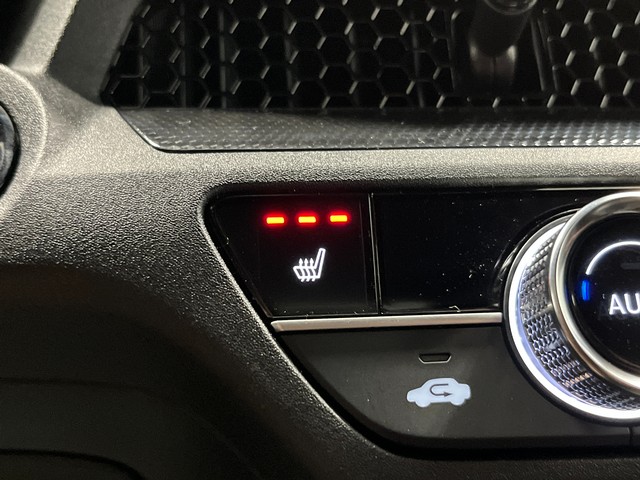 Honda CR-V Hybrid Vehicle Full-screen Gallery Image 21
