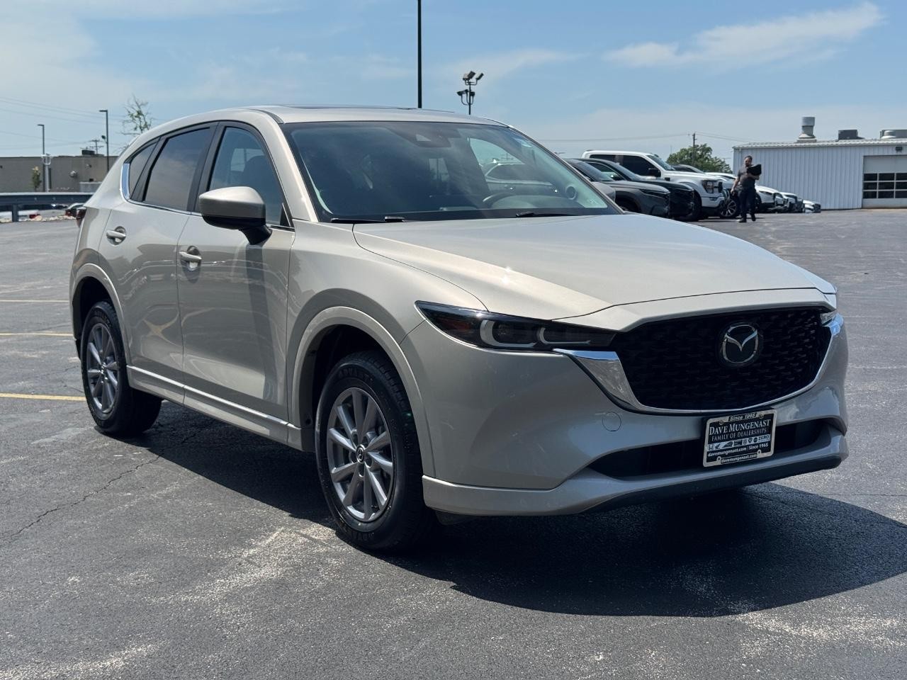 Mazda CX-5 Vehicle Full-screen Gallery Image 02