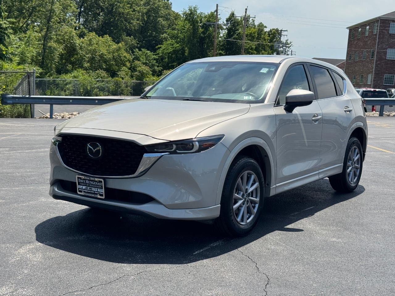 Mazda CX-5 Vehicle Full-screen Gallery Image 09