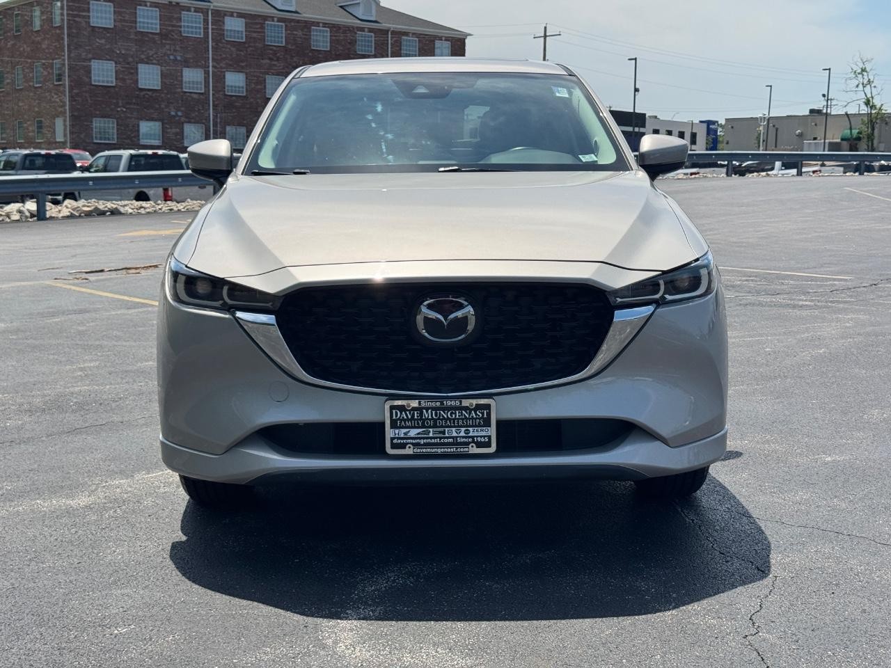 Mazda CX-5 Vehicle Full-screen Gallery Image 10