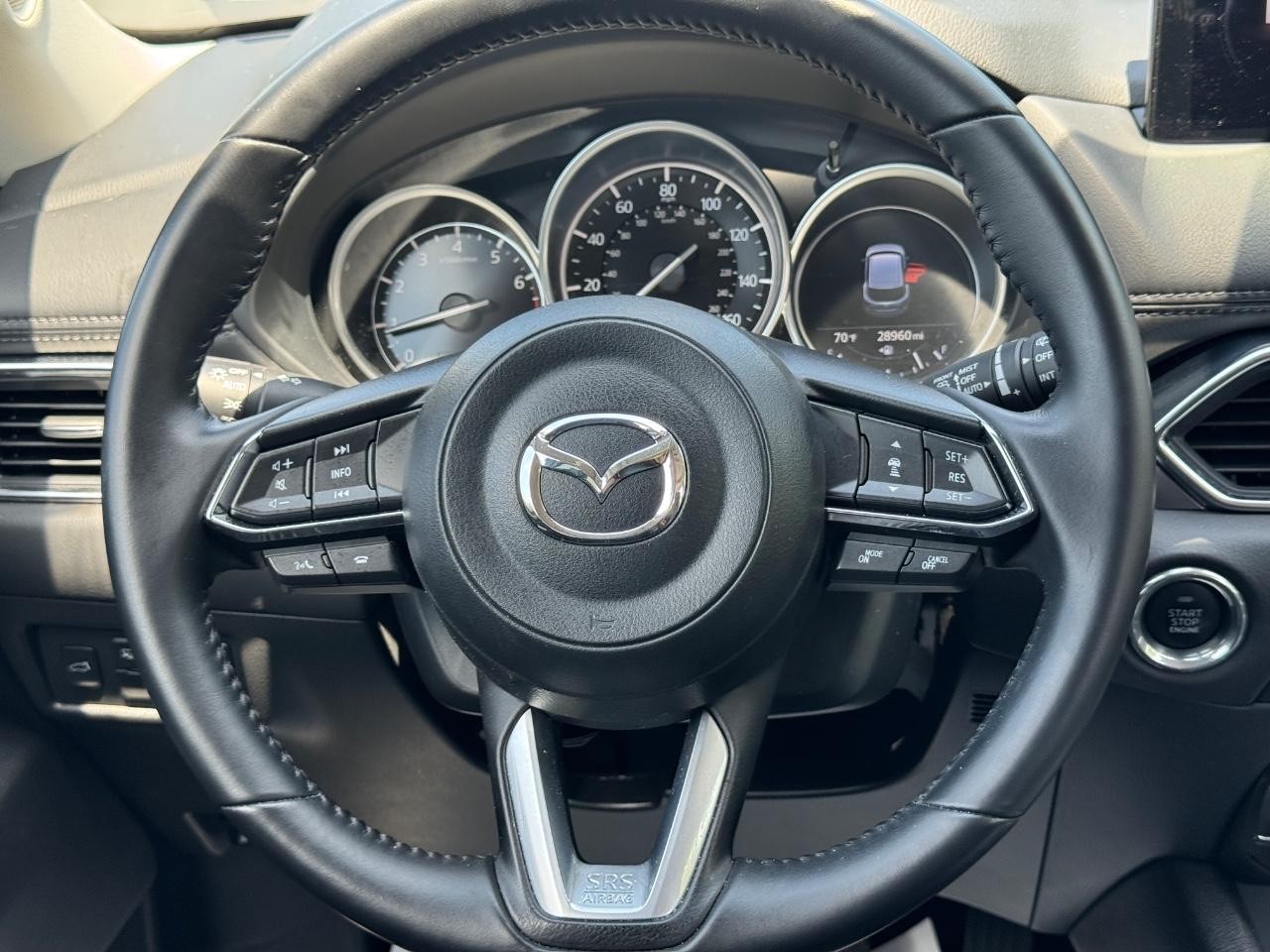 Mazda CX-5 Vehicle Full-screen Gallery Image 13