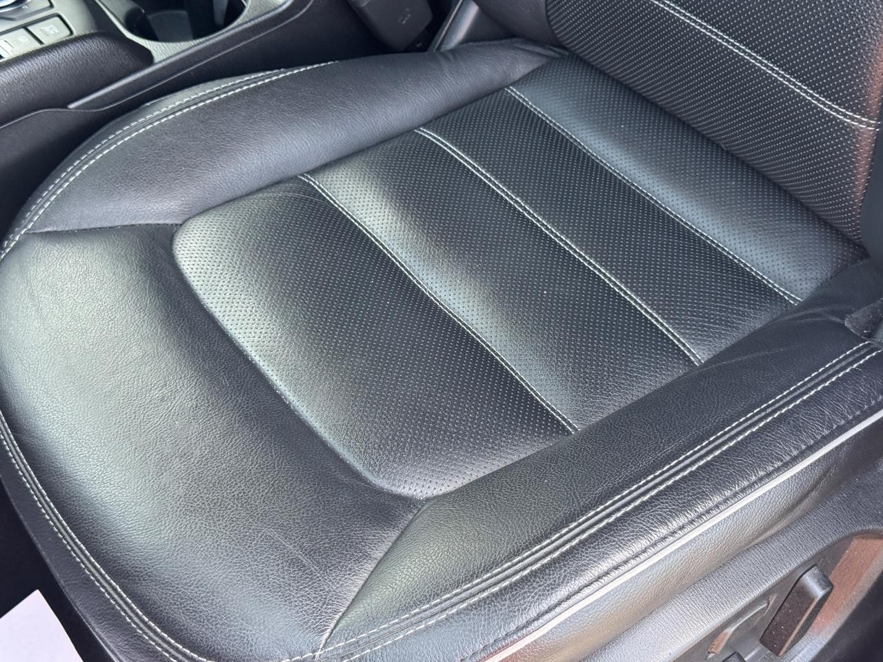 Mazda CX-5 Vehicle Full-screen Gallery Image 27