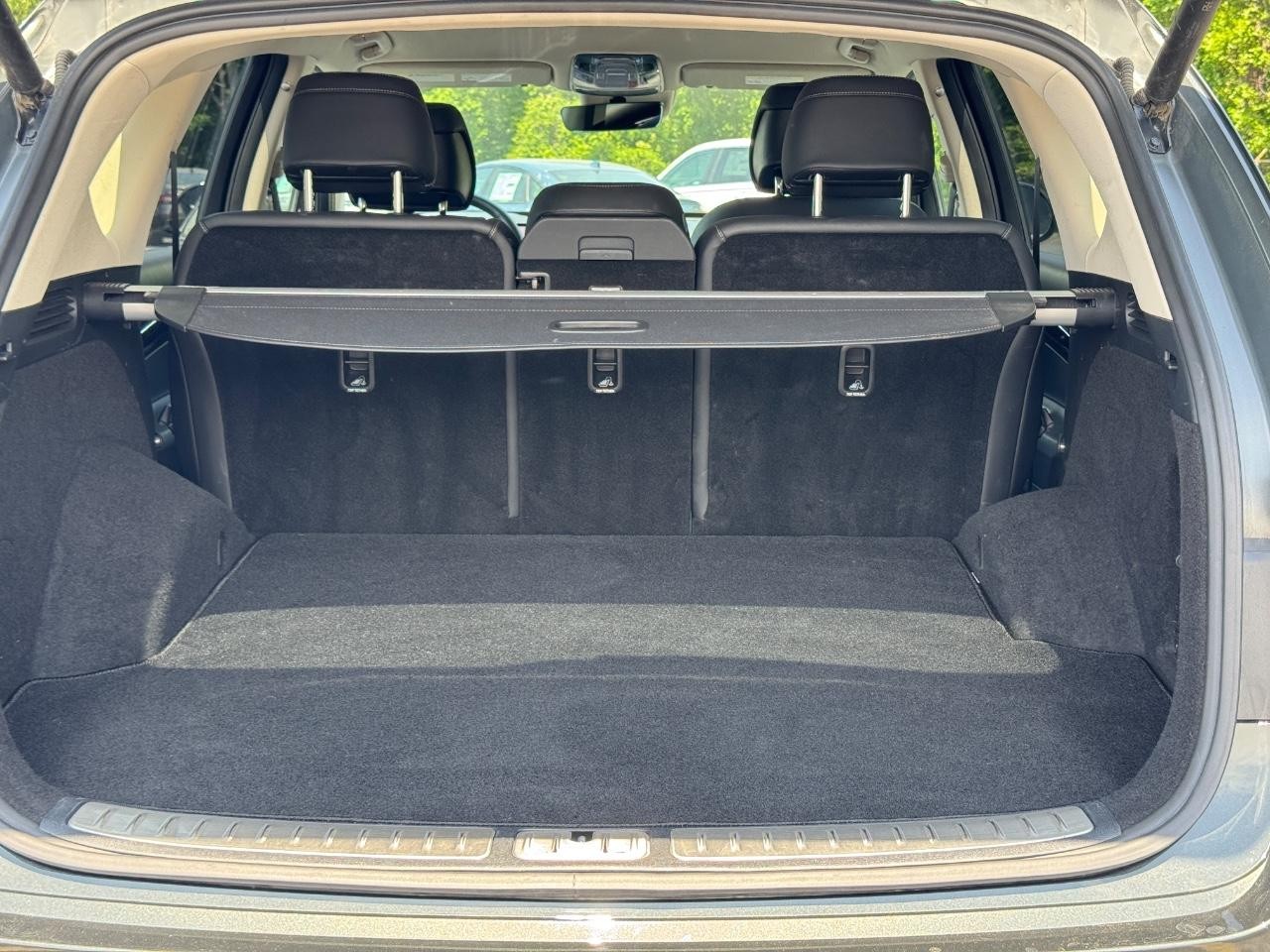 Genesis GV80 Vehicle Full-screen Gallery Image 05