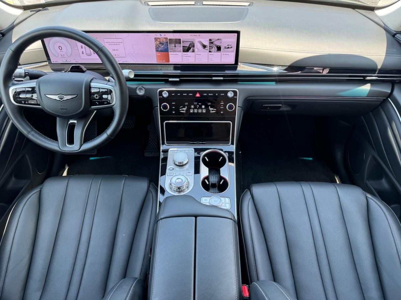 Genesis GV80 Vehicle Full-screen Gallery Image 12