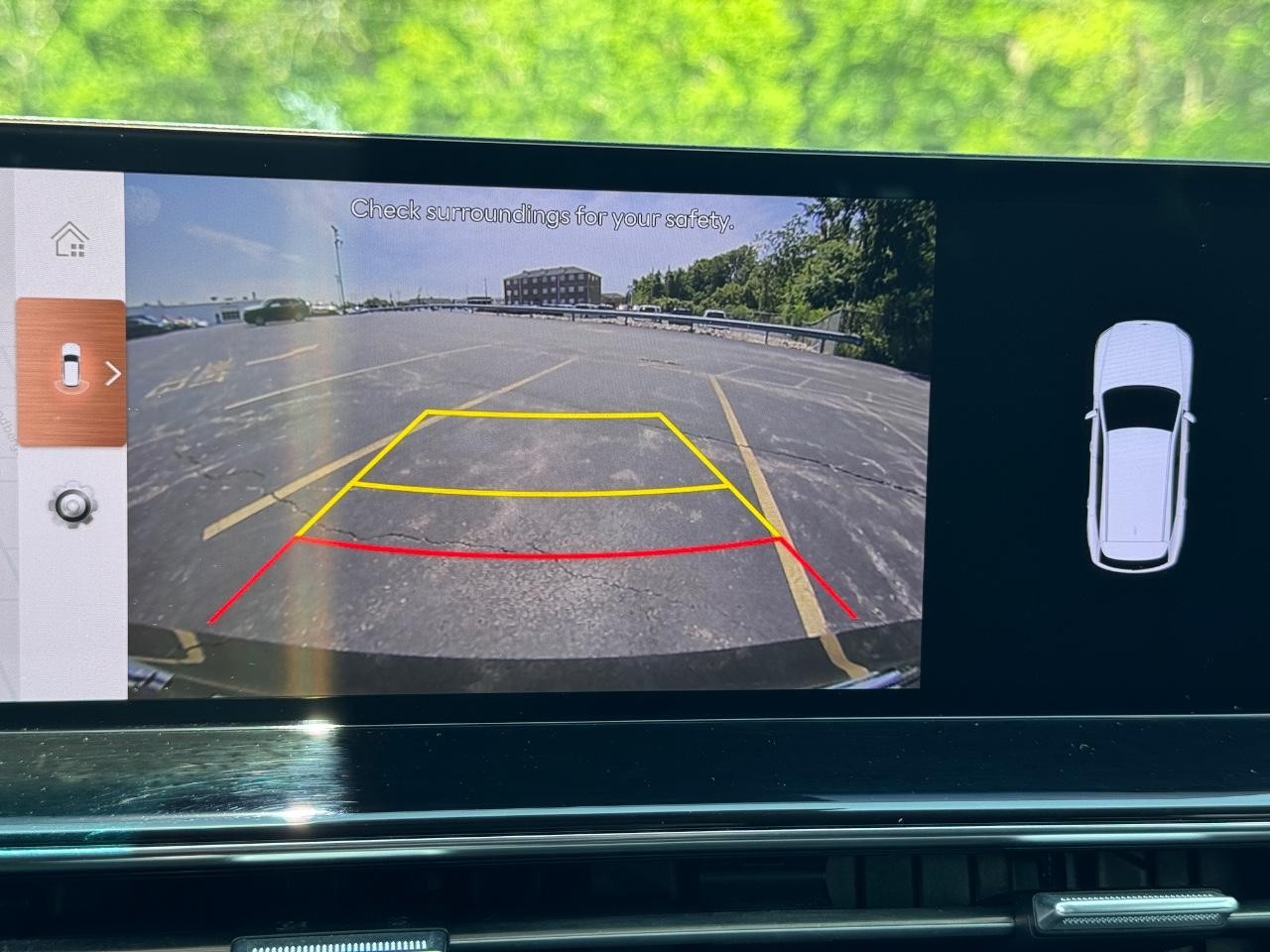 Genesis GV80 Vehicle Full-screen Gallery Image 24