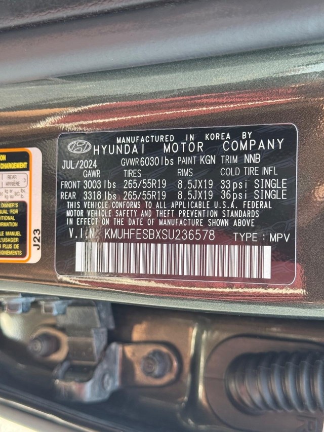 Genesis GV80 Vehicle Full-screen Gallery Image 28