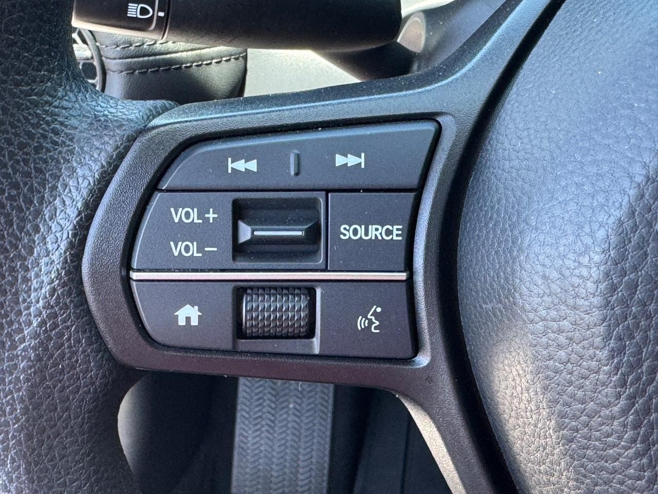 Honda HR-V Vehicle Full-screen Gallery Image 20