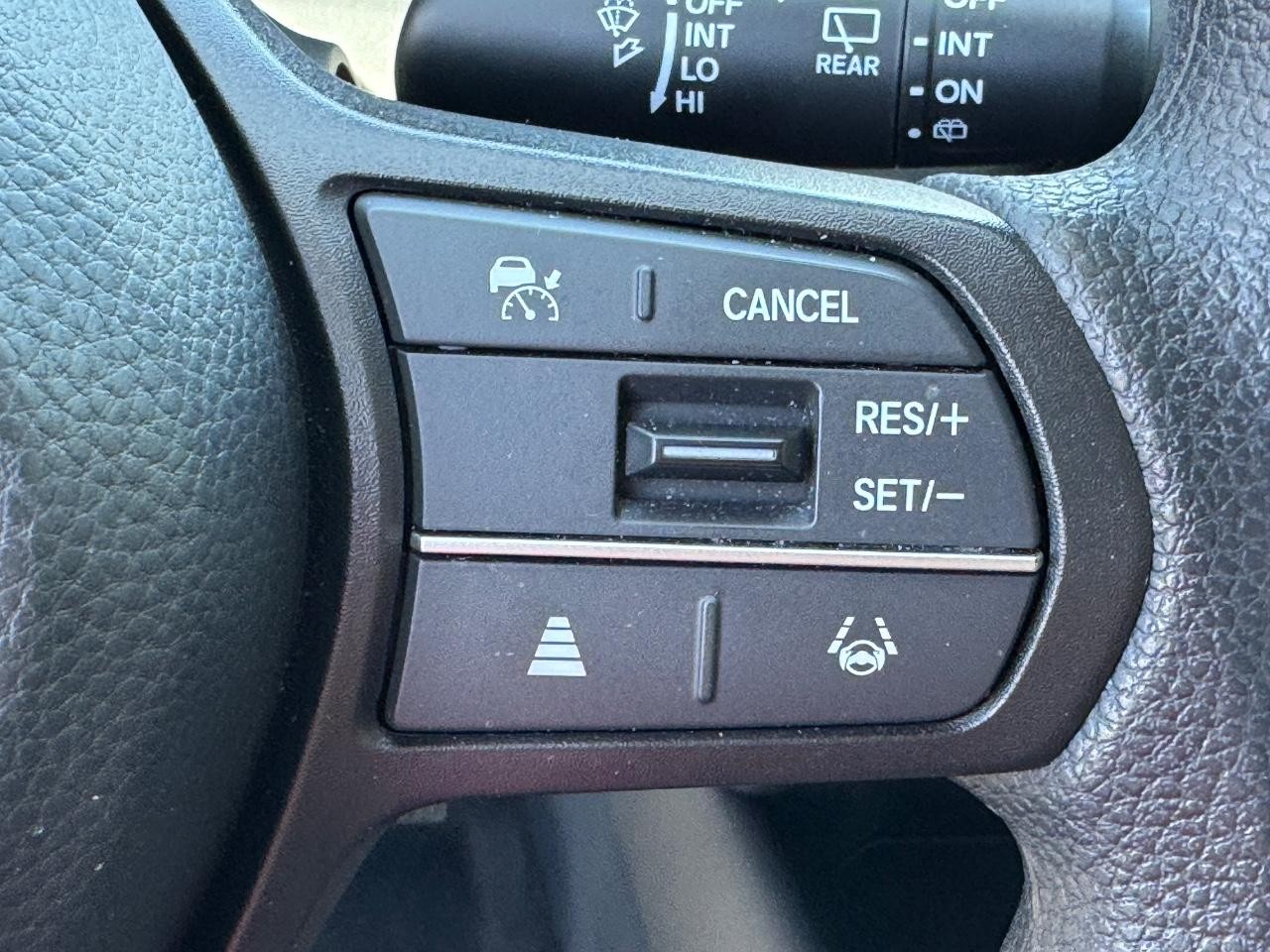 Honda HR-V Vehicle Full-screen Gallery Image 21