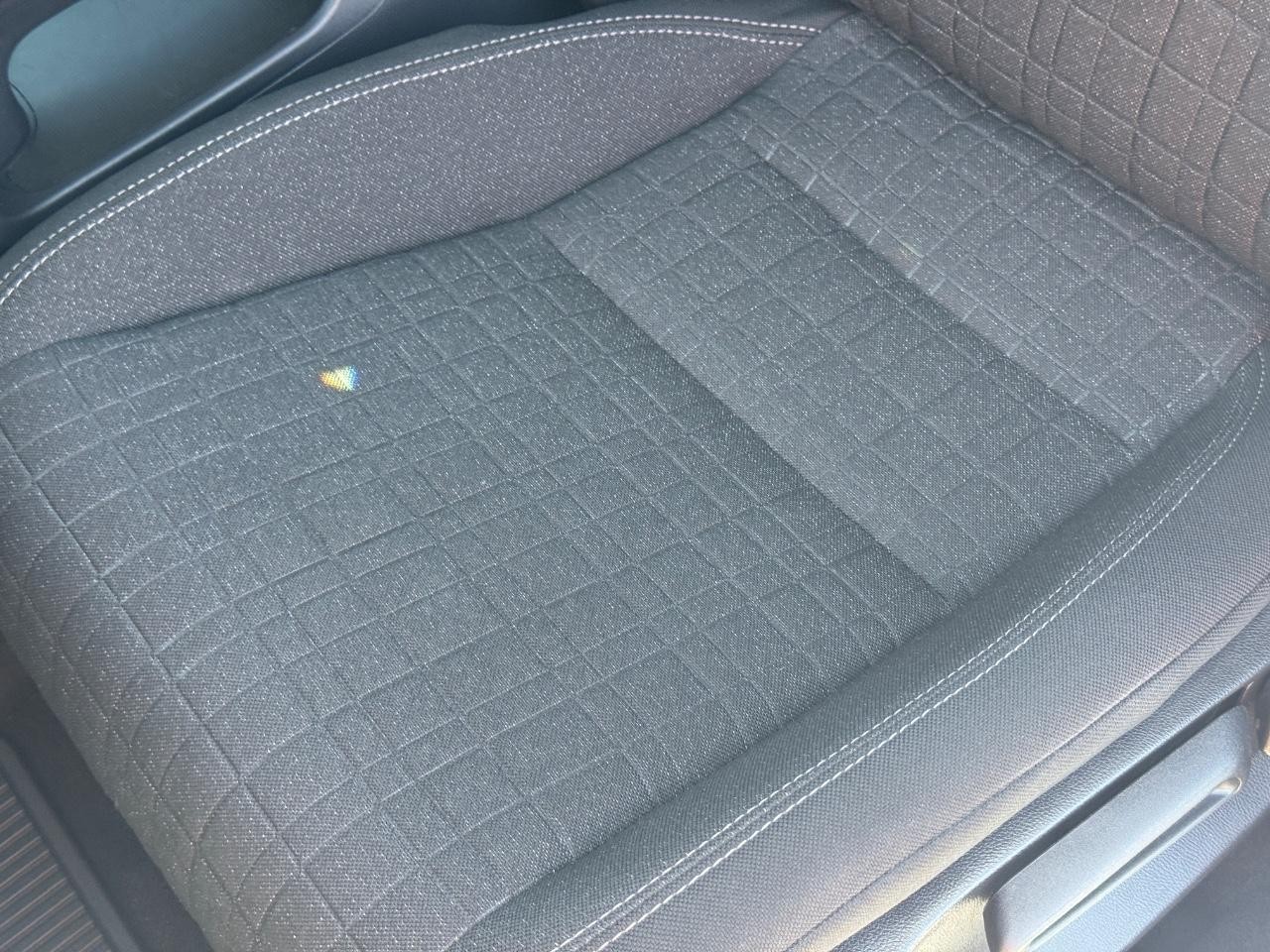 Honda HR-V Vehicle Full-screen Gallery Image 25