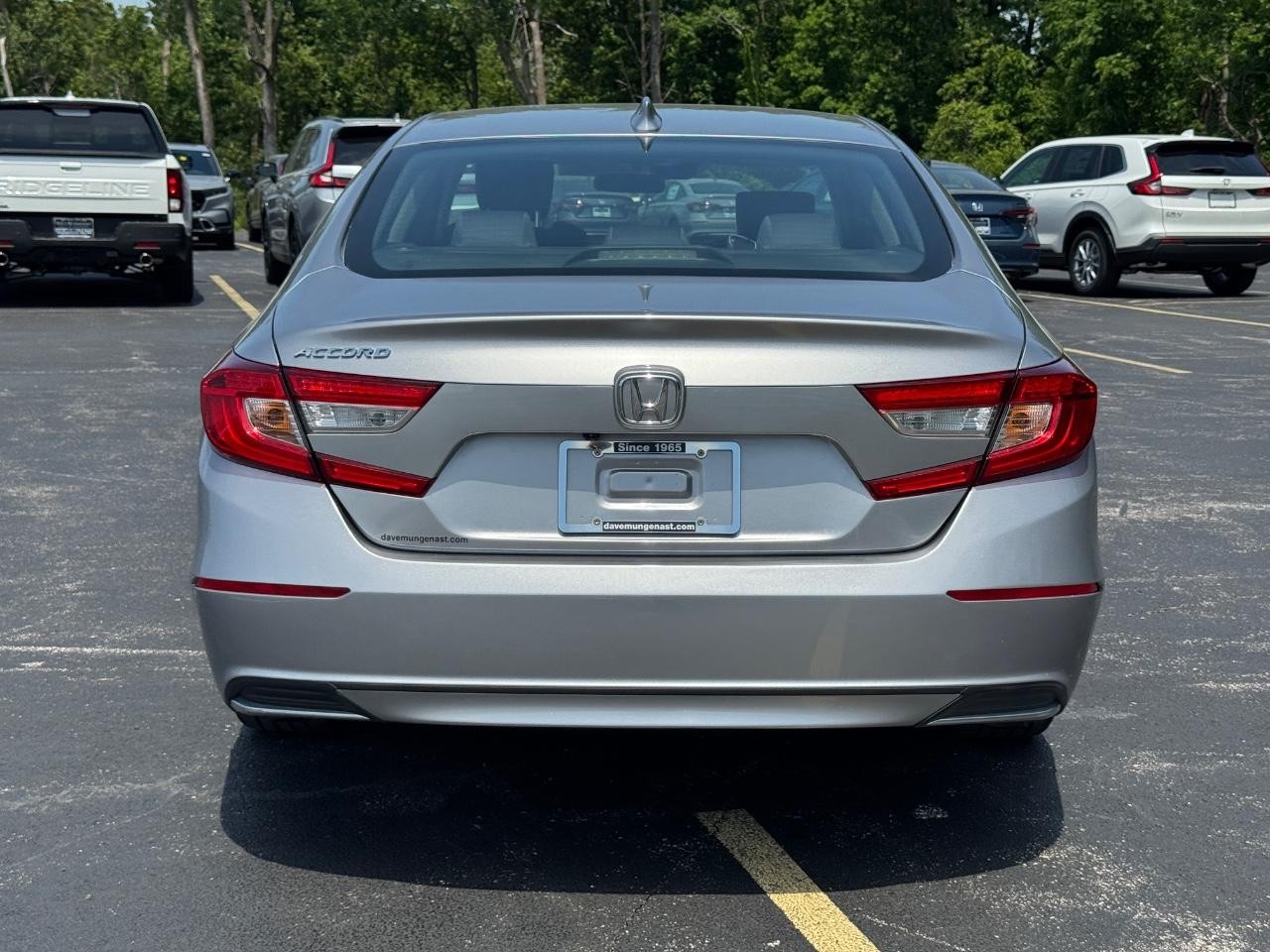 Honda Accord Sedan Vehicle Full-screen Gallery Image 06