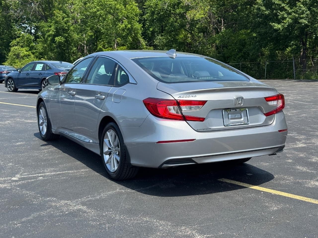 Honda Accord Sedan Vehicle Full-screen Gallery Image 07