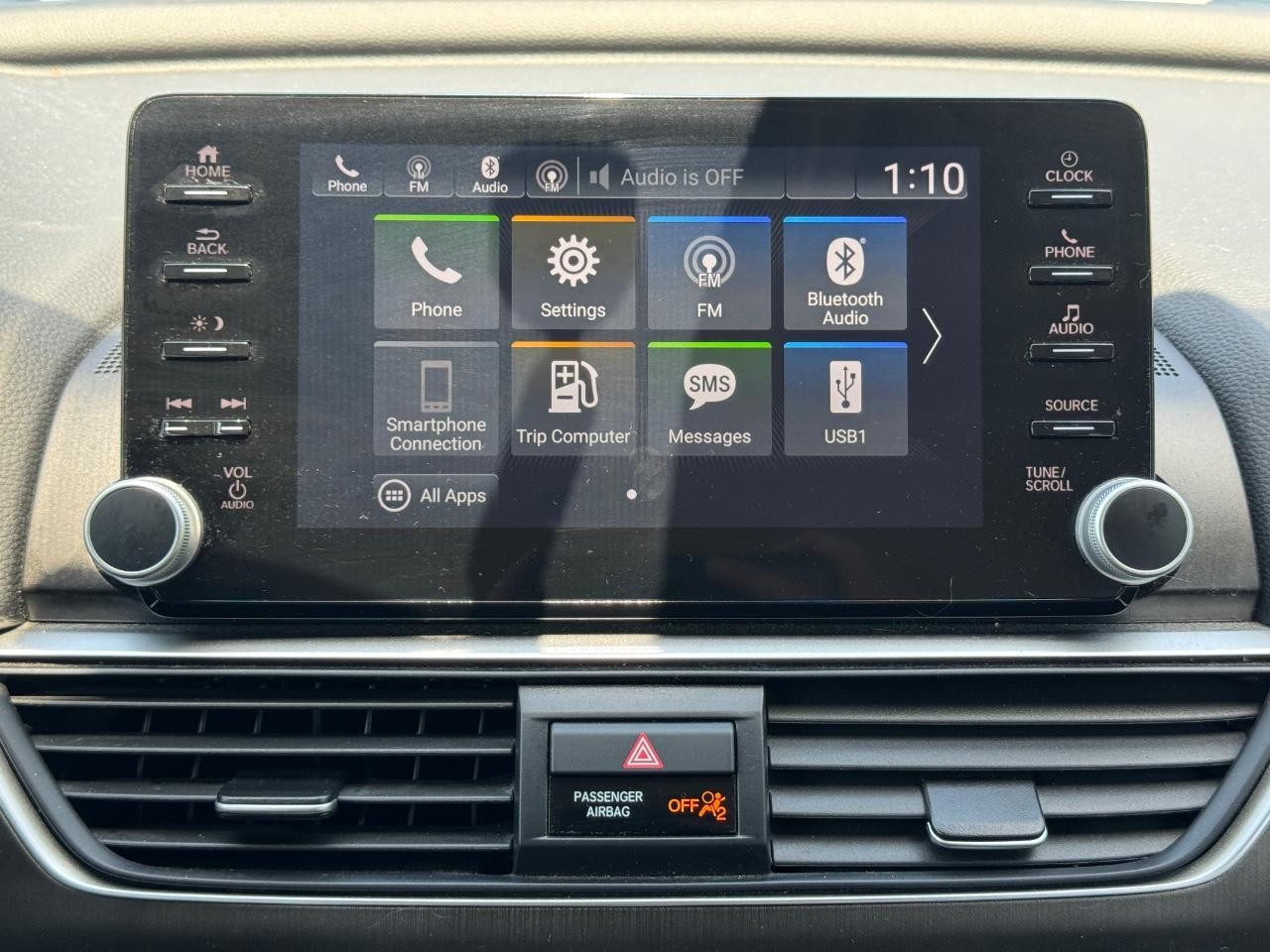 Honda Accord Sedan Vehicle Full-screen Gallery Image 14