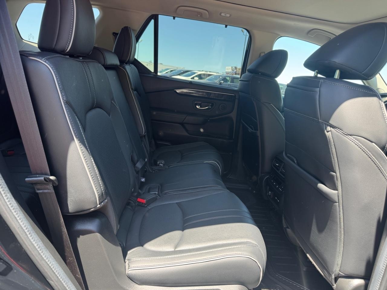 Honda Pilot Vehicle Full-screen Gallery Image 11