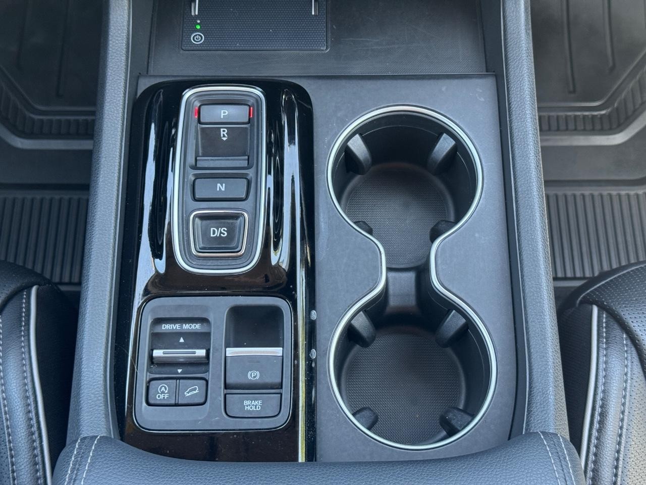 Honda Pilot Vehicle Full-screen Gallery Image 17