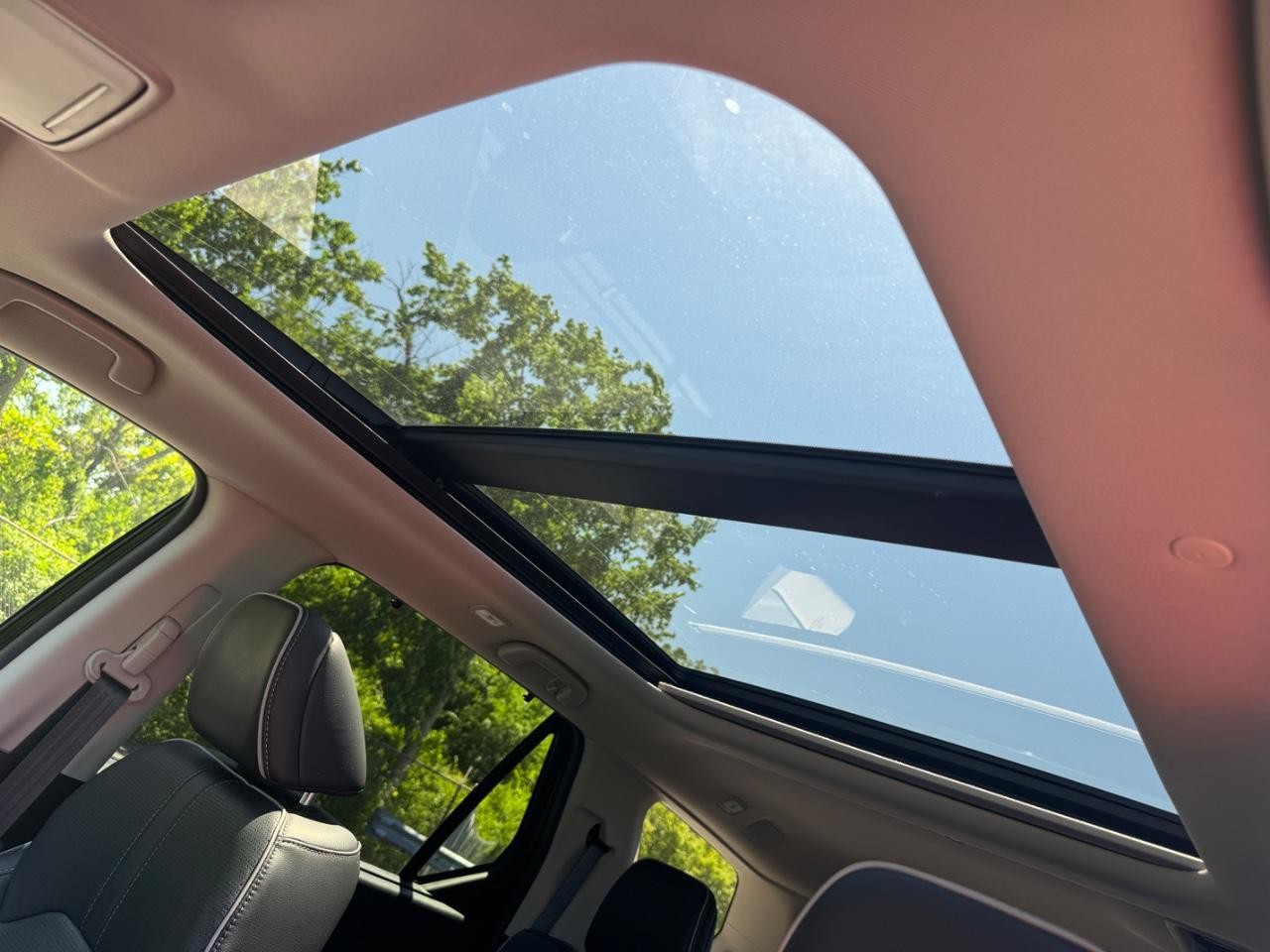 Honda Pilot Vehicle Full-screen Gallery Image 22