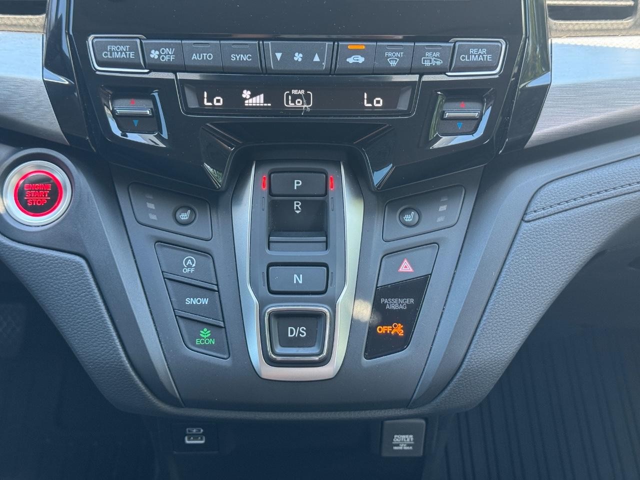Honda Odyssey Vehicle Full-screen Gallery Image 16