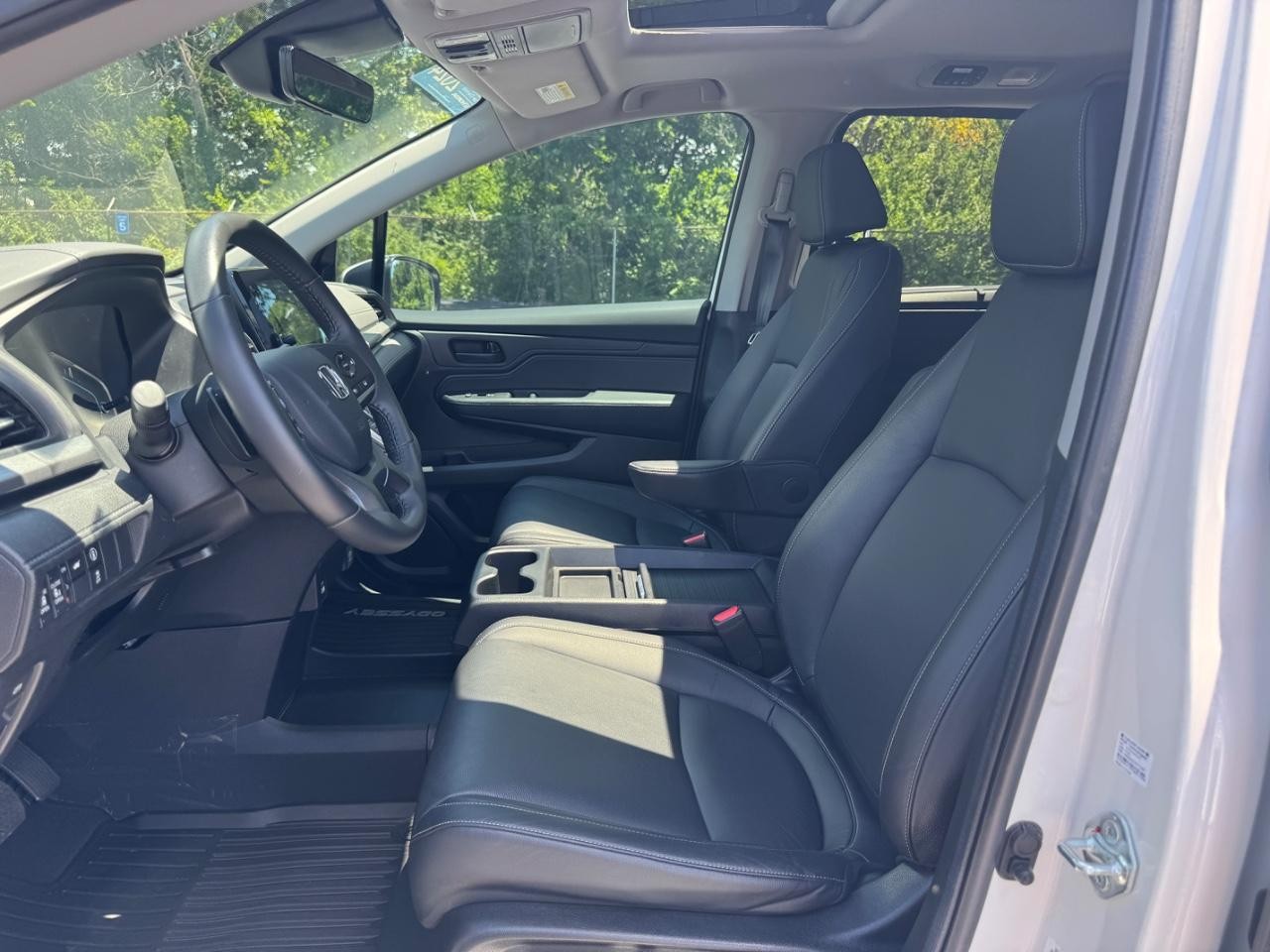 Honda Odyssey Vehicle Full-screen Gallery Image 18