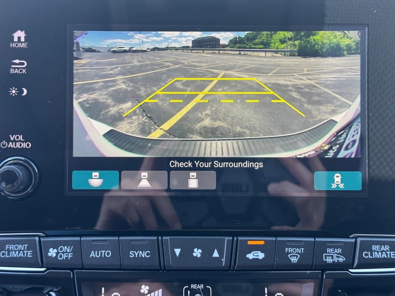 Honda Odyssey Vehicle Full-screen Gallery Image 24
