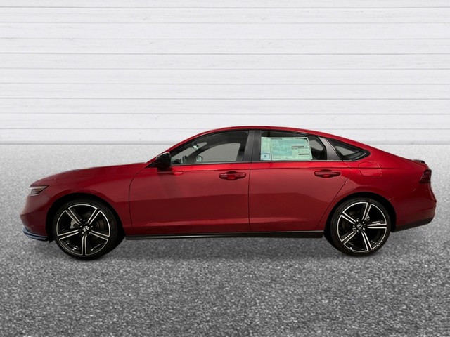 Honda Accord Hybrid Vehicle Full-screen Gallery Image 03