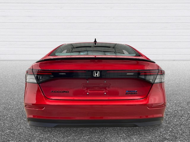Honda Accord Hybrid Vehicle Full-screen Gallery Image 05