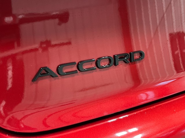 Honda Accord Hybrid Vehicle Full-screen Gallery Image 07