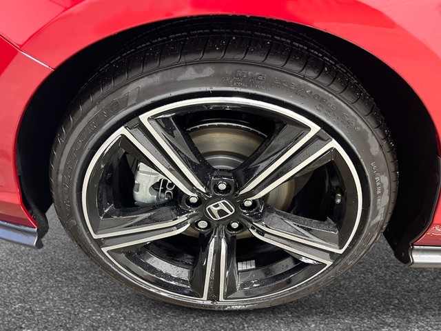 Honda Accord Hybrid Vehicle Full-screen Gallery Image 12