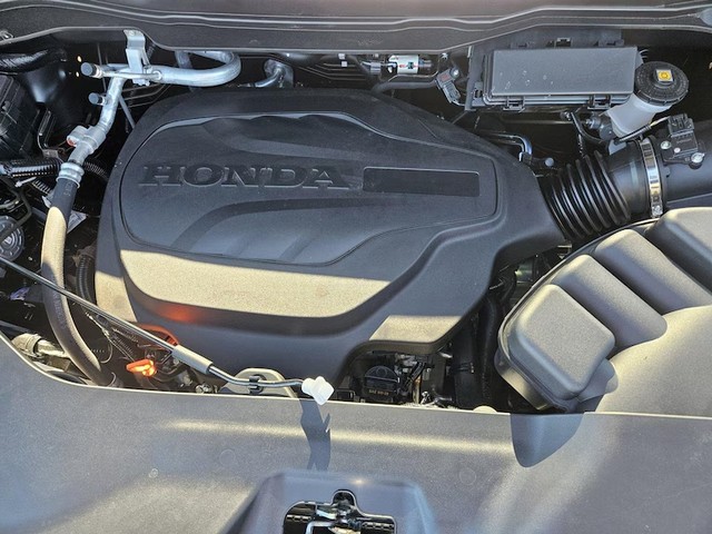 Honda Ridgeline Vehicle Full-screen Gallery Image 11