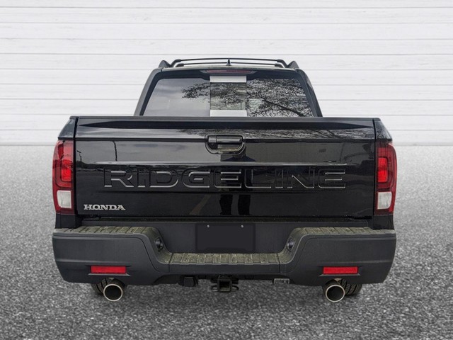 Honda Ridgeline Vehicle Full-screen Gallery Image 05