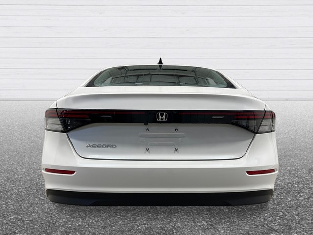 Honda Accord Sedan Vehicle Full-screen Gallery Image 05