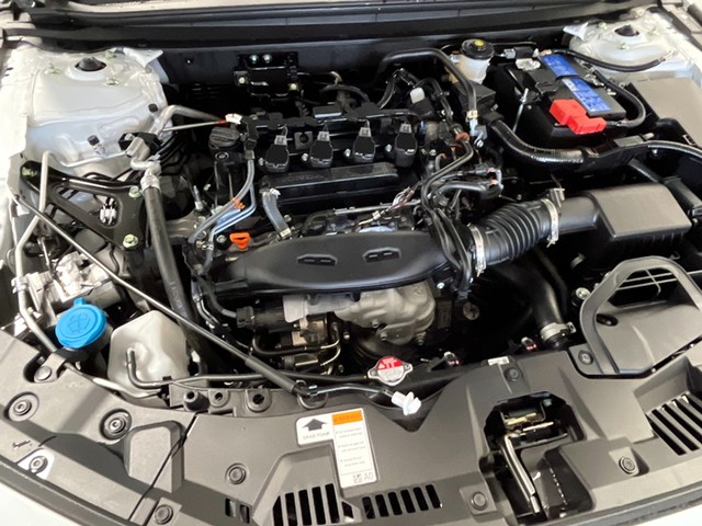 Honda Accord Sedan Vehicle Full-screen Gallery Image 12