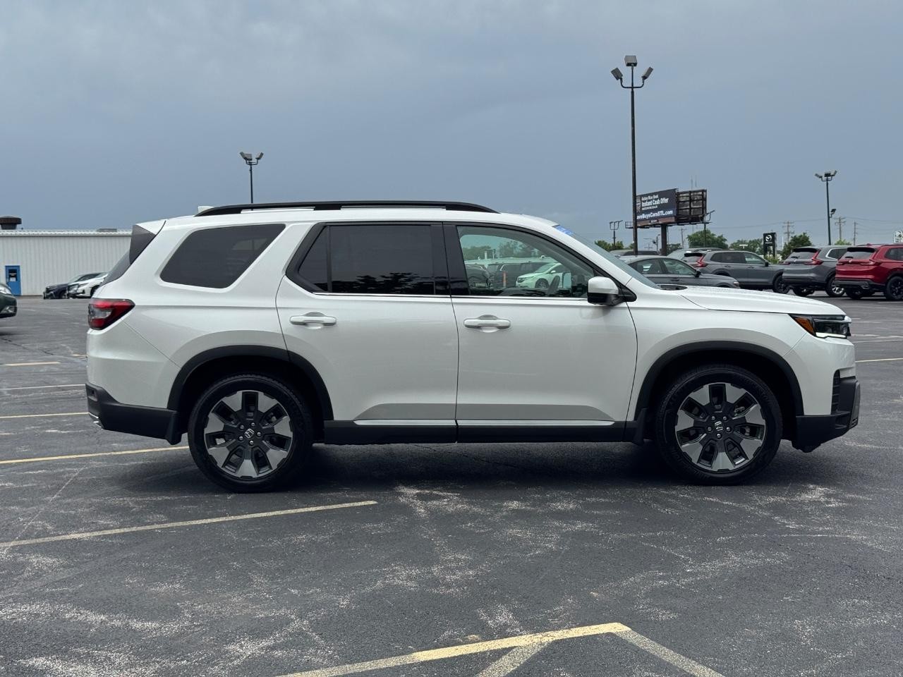 Honda Pilot Vehicle Full-screen Gallery Image 03