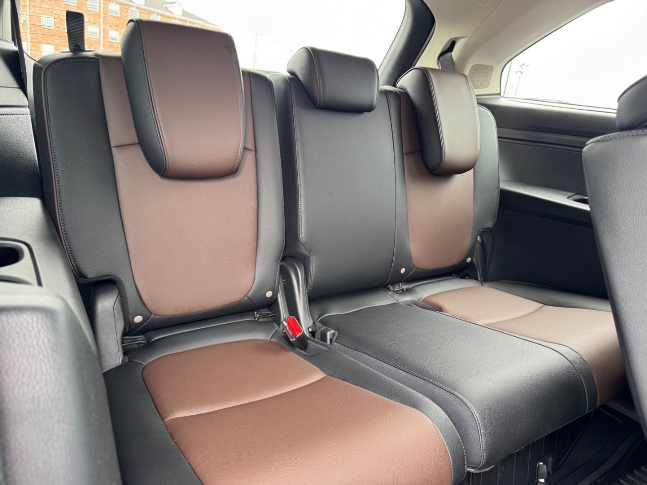 Honda Odyssey Vehicle Full-screen Gallery Image 12