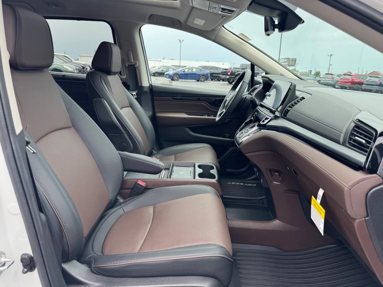 Honda Odyssey Vehicle Full-screen Gallery Image 19