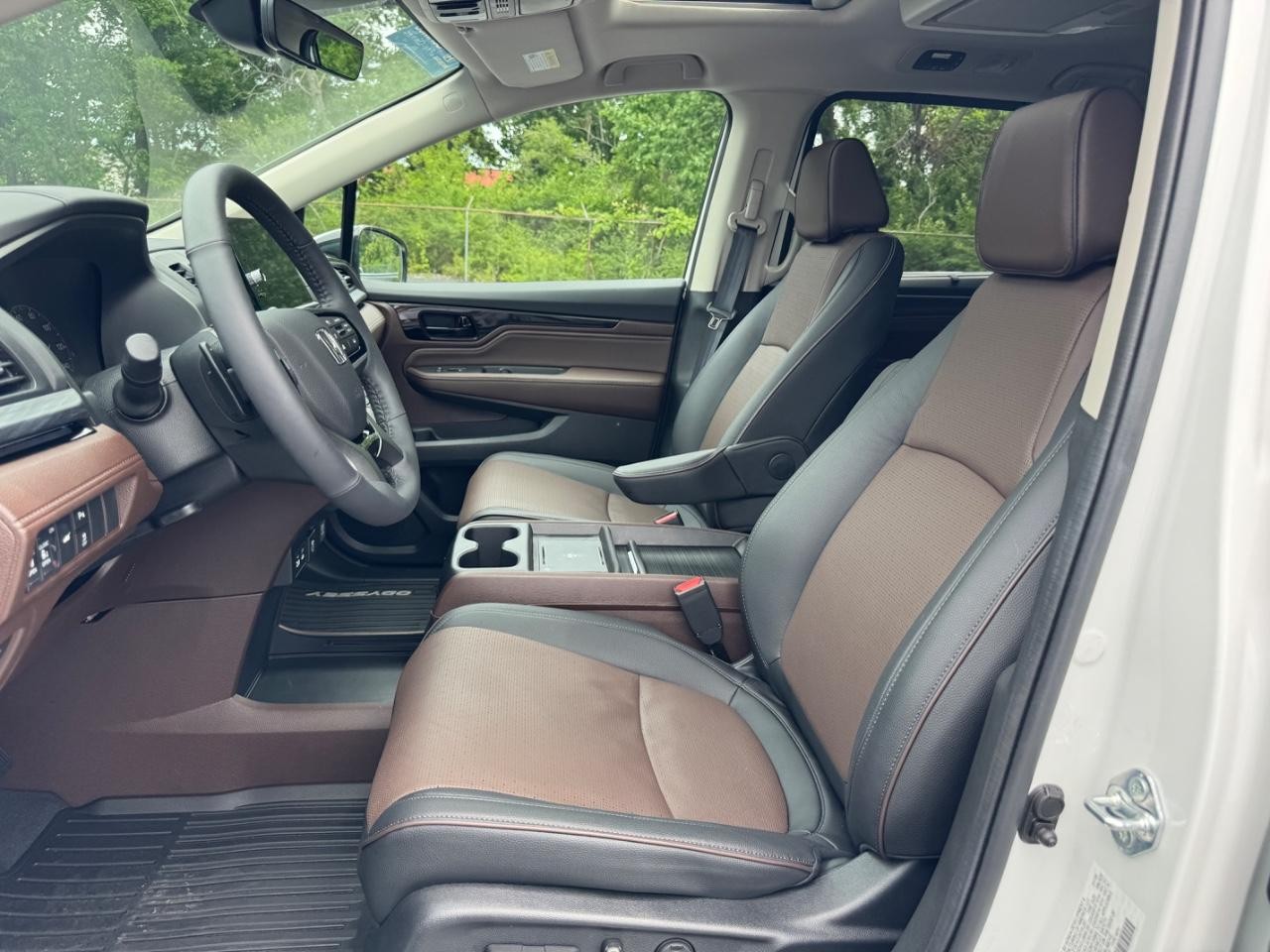 Honda Odyssey Vehicle Full-screen Gallery Image 20