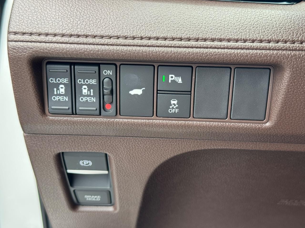 Honda Odyssey Vehicle Full-screen Gallery Image 25