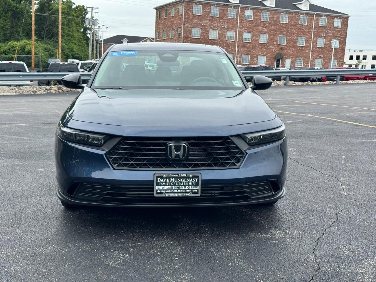 Honda Accord Sedan Vehicle Full-screen Gallery Image 10