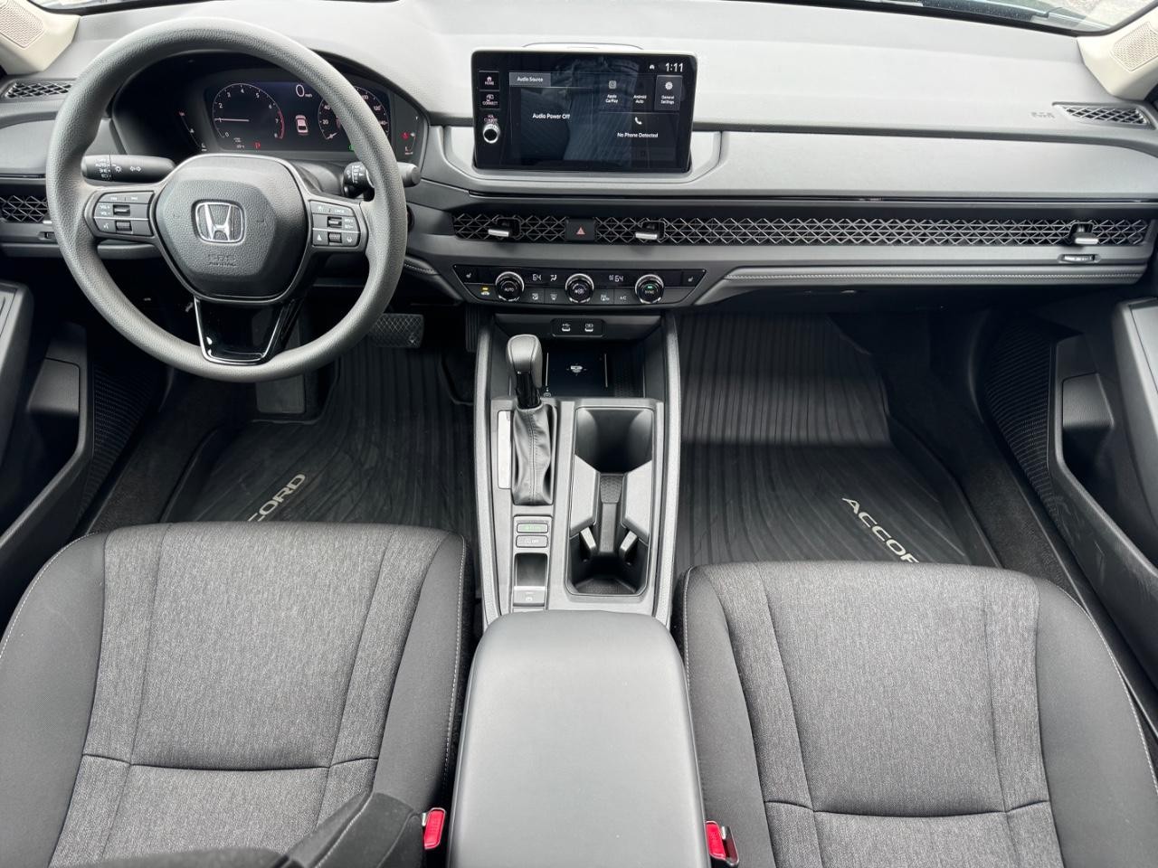 Honda Accord Sedan Vehicle Full-screen Gallery Image 12