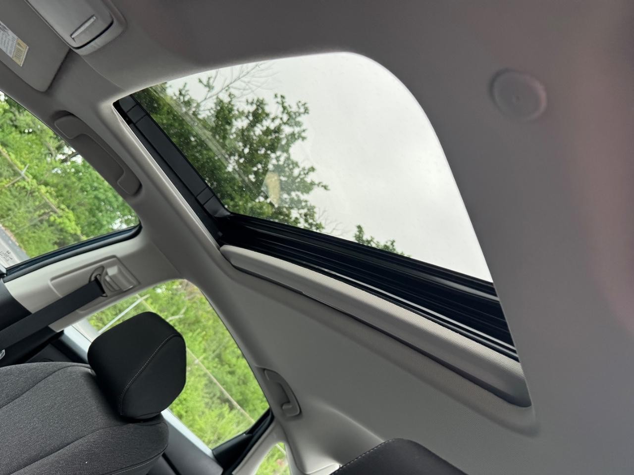 Honda Accord Sedan Vehicle Full-screen Gallery Image 20