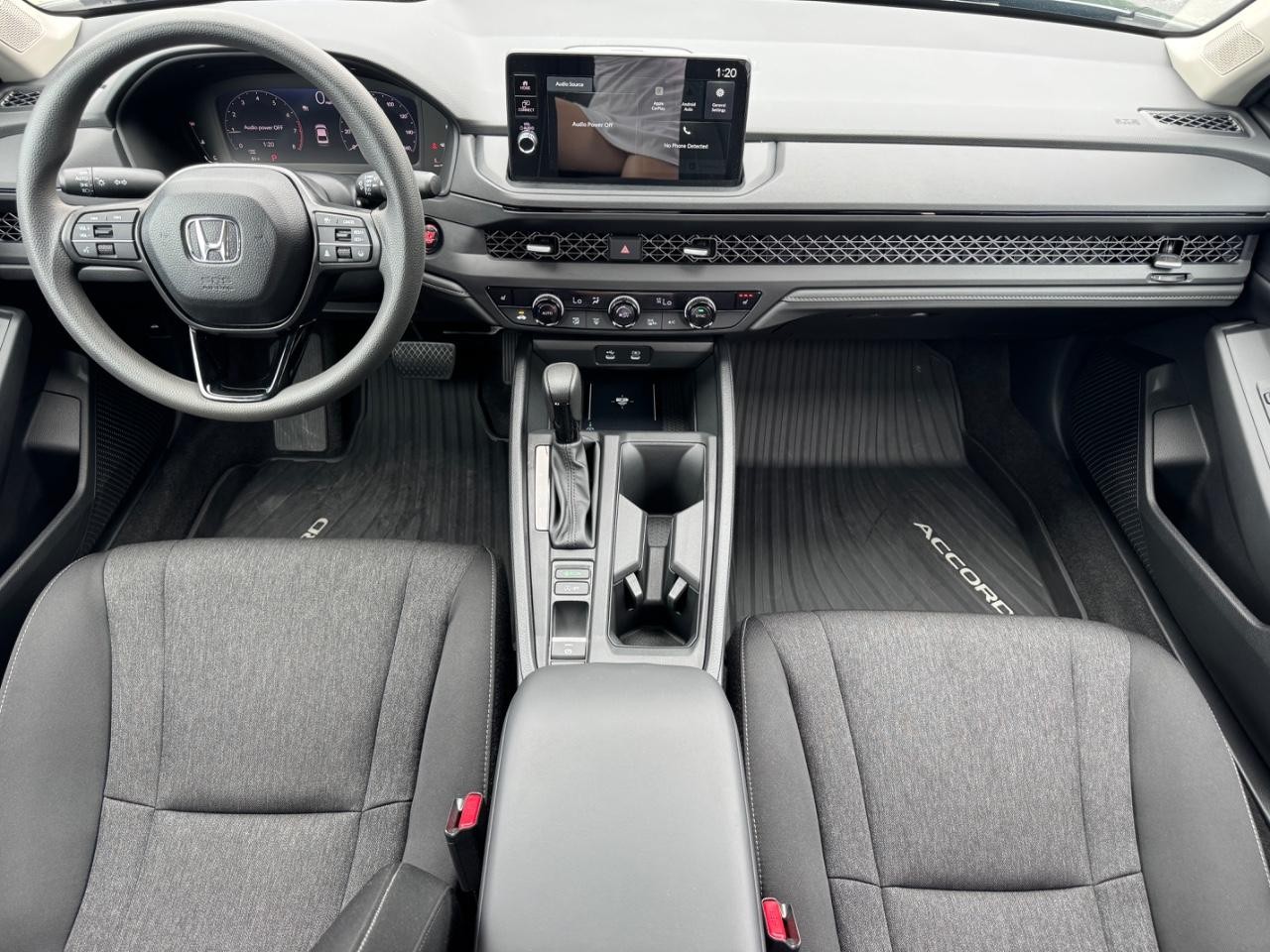 Honda Accord Sedan Vehicle Full-screen Gallery Image 12